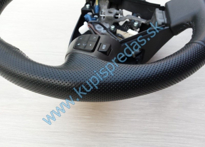 Volant s lopatkami sekvenčného radenia TOYOTA RAV 4